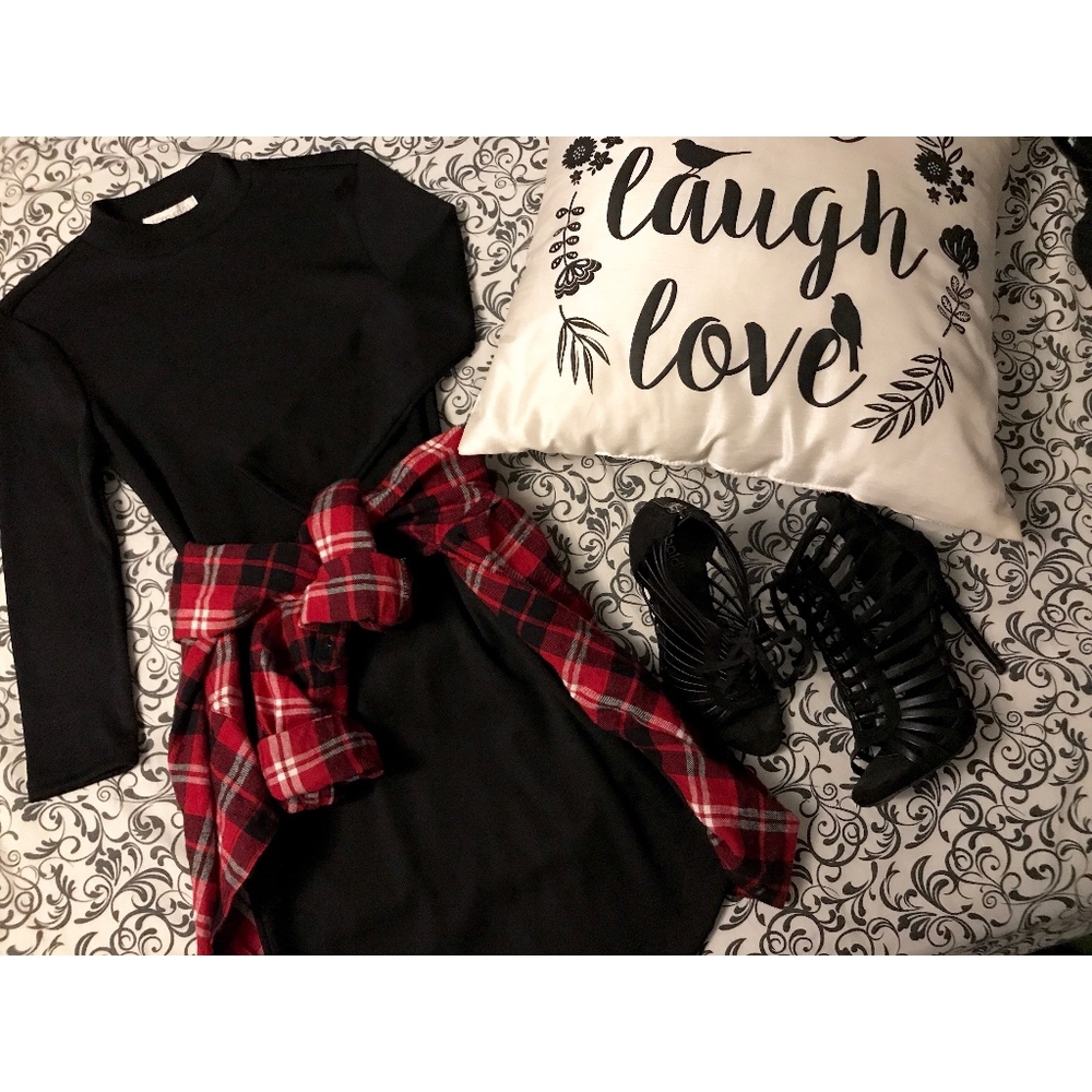 BLACK 3/4 SLEEVS KYLIE JENNER INSPIRED DRESS